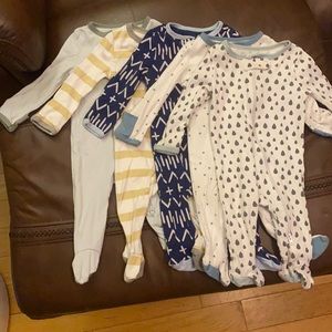 0-3 month zip up sleepers